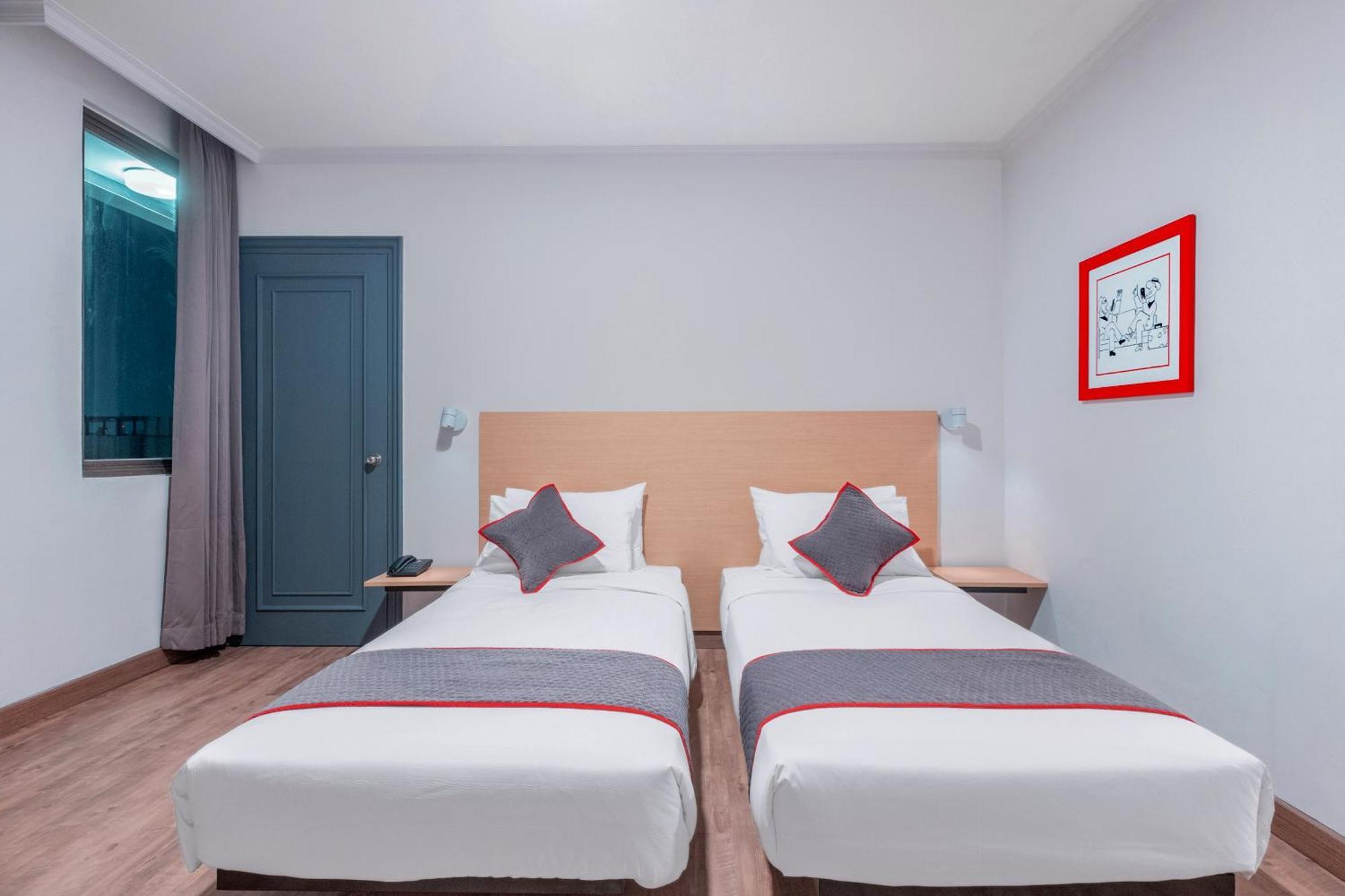 Super Oyo Townhouse 2 Hotel Gunung Sahari Jakarta Exterior photo