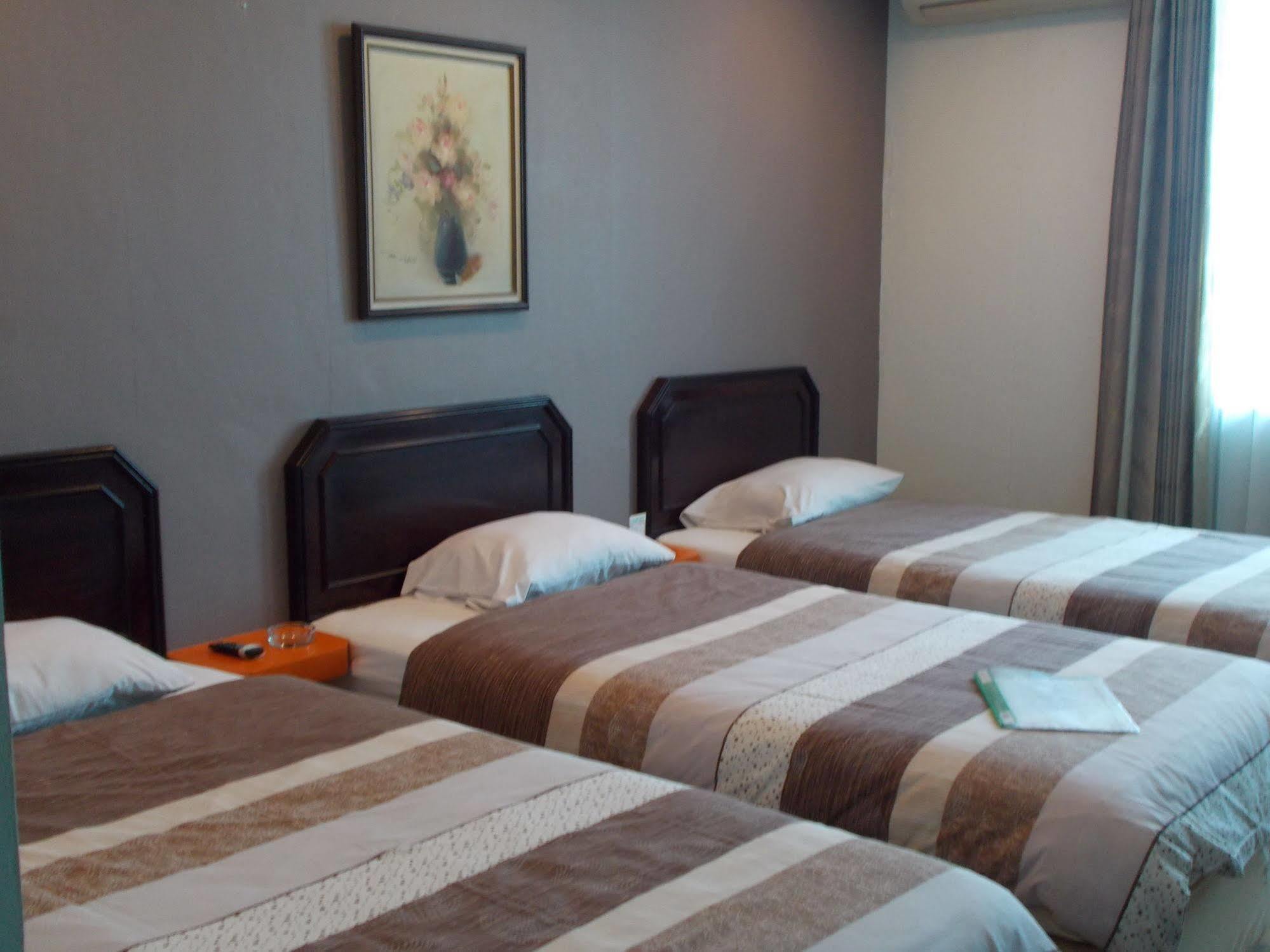 Super Oyo Townhouse 2 Hotel Gunung Sahari Jakarta Exterior photo